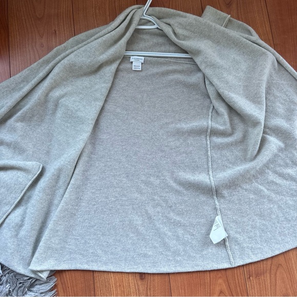 Club Monaco Cashmere cardigan size XS - Picture 5 of 5